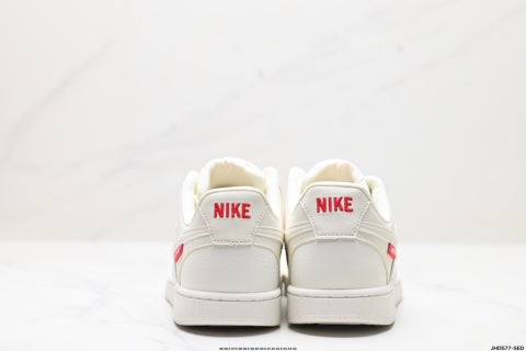 Nike SB Dunk Low Supreme Collaboration Sneakers Comfortable casual sneakers for men and women