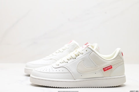 Nike SB Dunk Low Supreme Collaboration Sneakers Comfortable casual sneakers for men and women