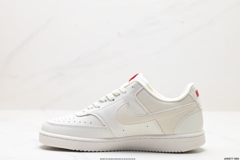 Nike SB Dunk Low Supreme Collaboration Sneakers Comfortable casual sneakers for men and women