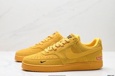 Nike SB Dunk Low Supreme Collaboration Sneakers Men's and women's shoes, versatile casual sports shoes