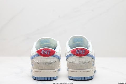 Nike SB Dunk Low Supreme Collaboration Sneakers Summer athletic shoes - comfortable and casual