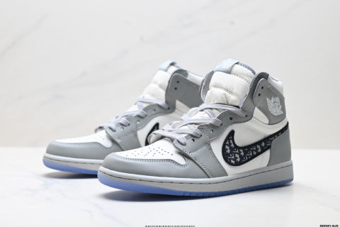 Nike Air Jordan 1 High OG Dior collaboration basketball shoes Shock-absorbing and anti-slip men's and women's shoes sports shoes